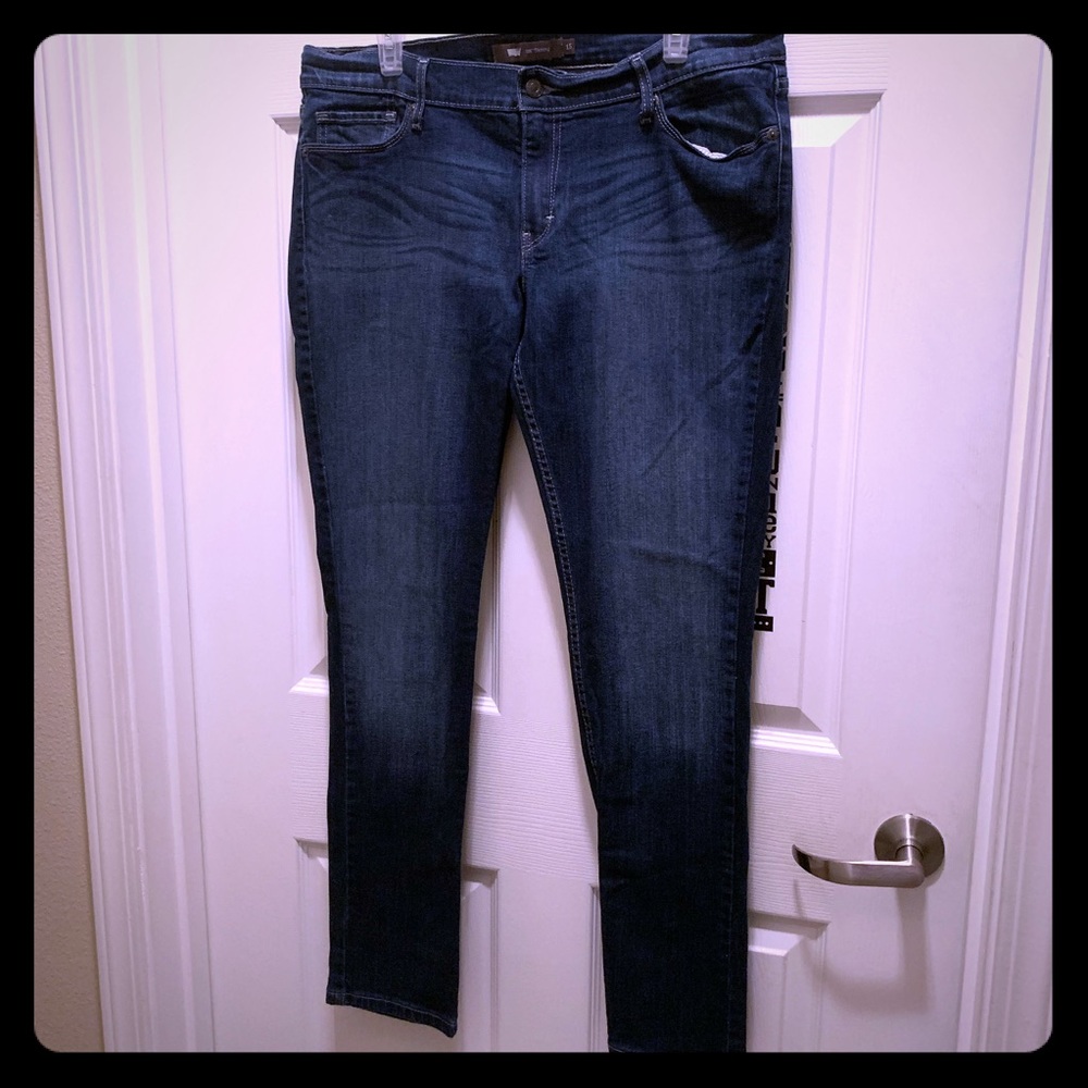 Levi 524 skinny jeans